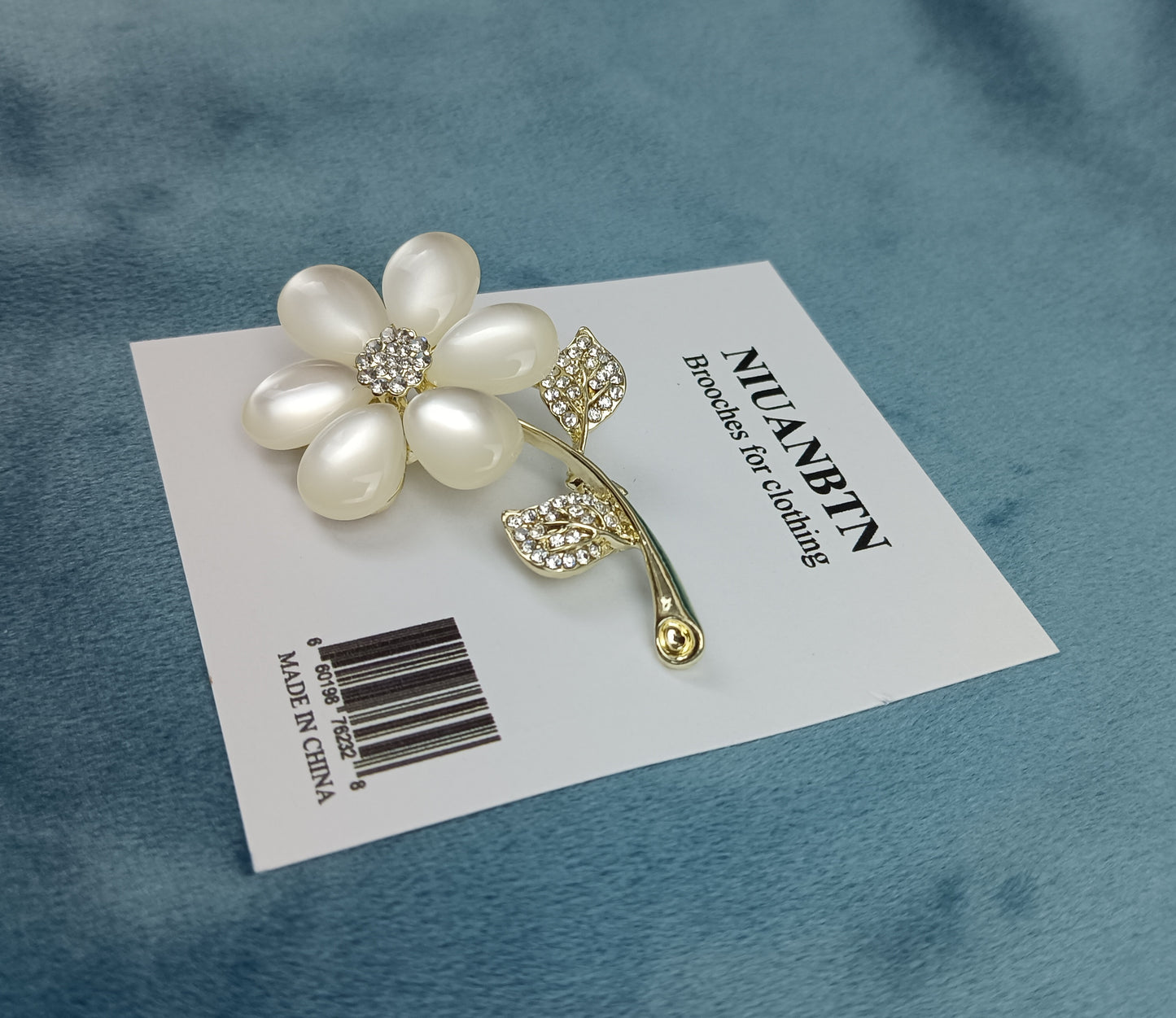 NIUANBTN Brooches for clothing Elegant upscale corsage popular pins fashion accessories gifts crystal brooches for women