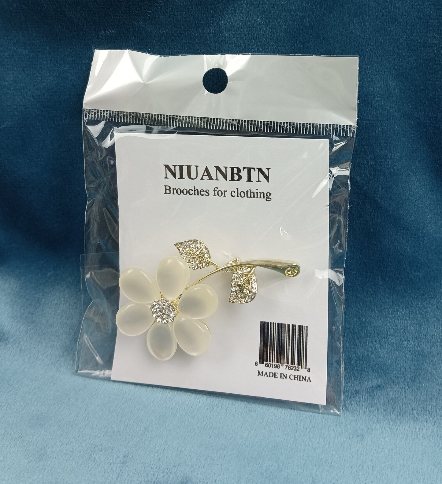 NIUANBTN Brooches for clothing Elegant upscale corsage popular pins fashion accessories gifts crystal brooches for women