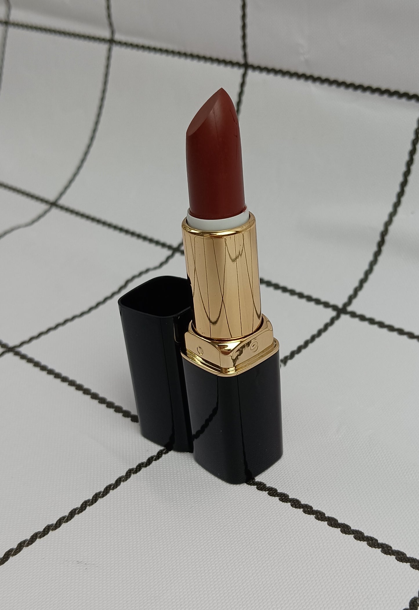 Bxbveitu lipstick new lipstick does not lose color non-stick cup waterproof long-lasting moisturizing and nourishing students face pregnant women can be used to show white