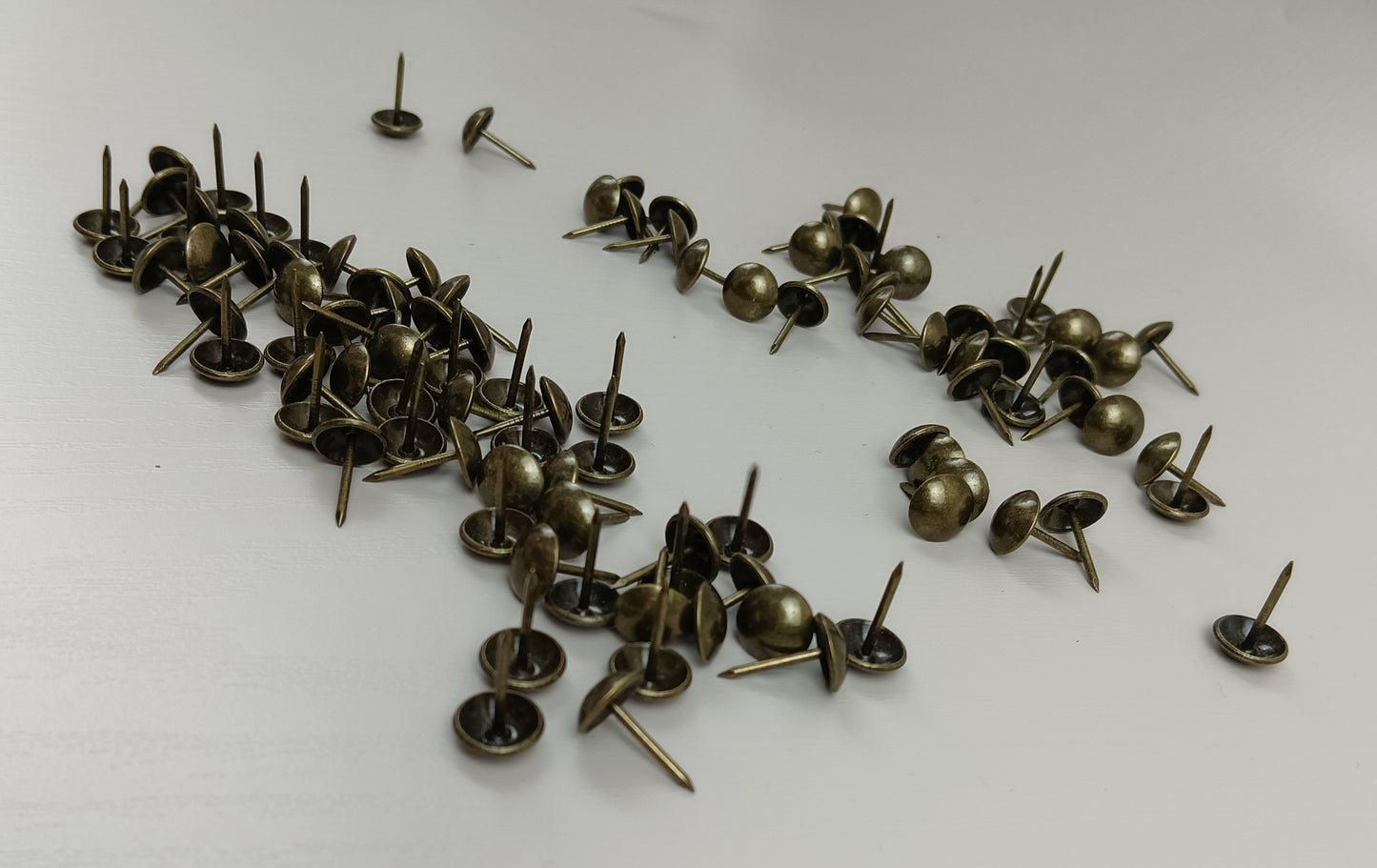 zuinyainn Metal upholstery tacks bubble nail studs studs big head studs round head sofa nails universal decorative studs drum nails decorative nails curtain nails press studs furniture