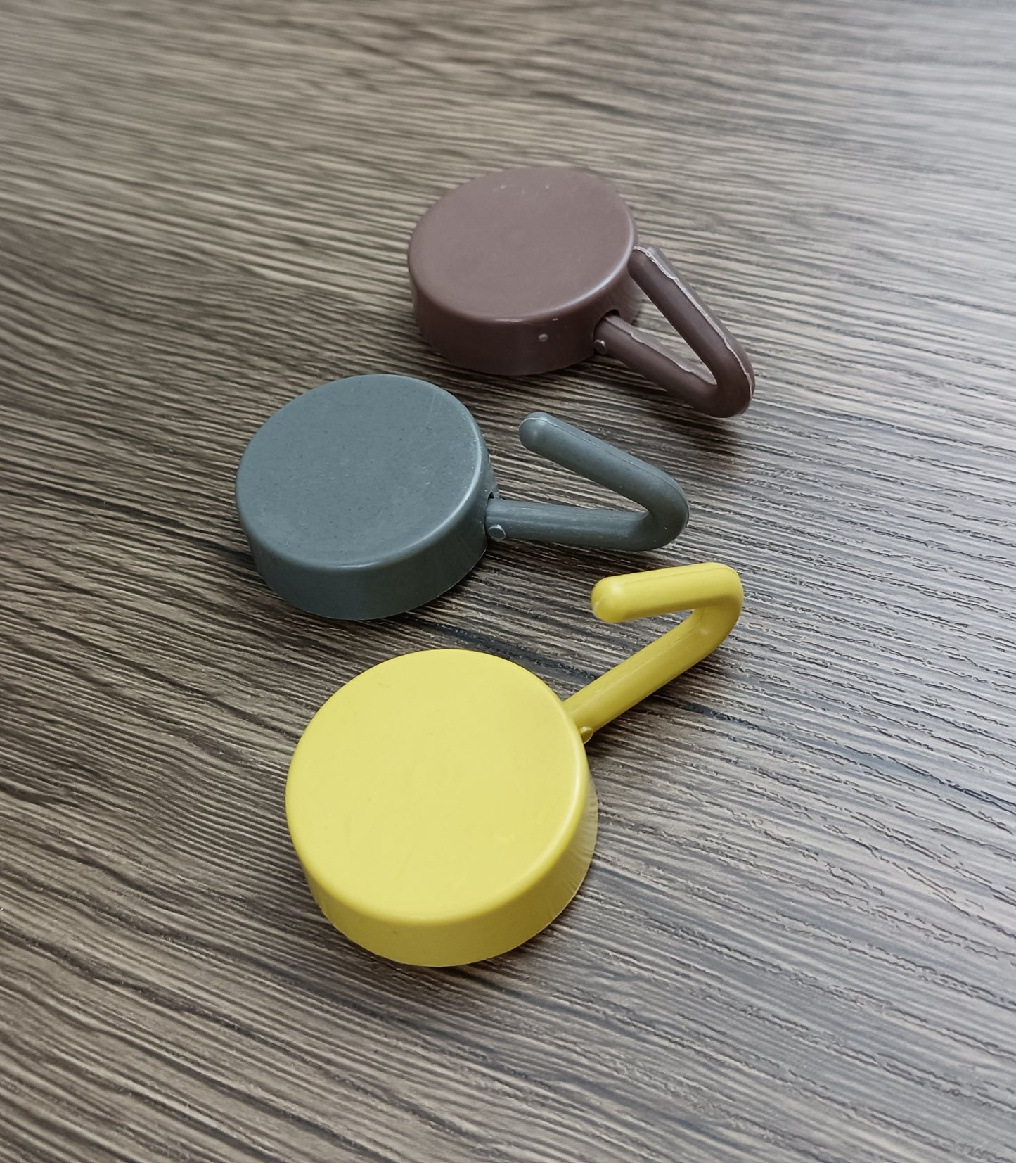 sishuwujing Non-metal fixtures comprising hooks, for hanging general household goods non-marking sticky hooks strong adhesive wall bathroom cute no-punch hooks sticking to the wall strong cute behind the door key dormitory