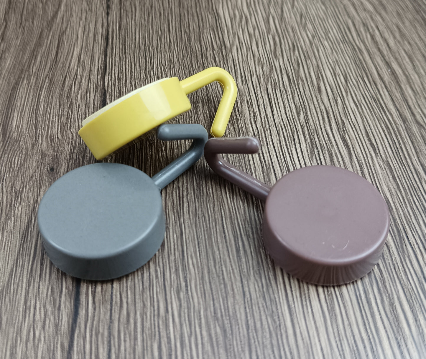 sishuwujing Non-metal fixtures comprising hooks, for hanging general household goods non-marking sticky hooks strong adhesive wall bathroom cute no-punch hooks sticking to the wall strong cute behind the door key dormitory