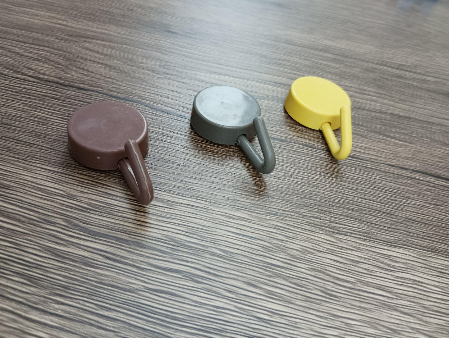 sishuwujing Non-metal fixtures comprising hooks, for hanging general household goods non-marking sticky hooks strong adhesive wall bathroom cute no-punch hooks sticking to the wall strong cute behind the door key dormitory