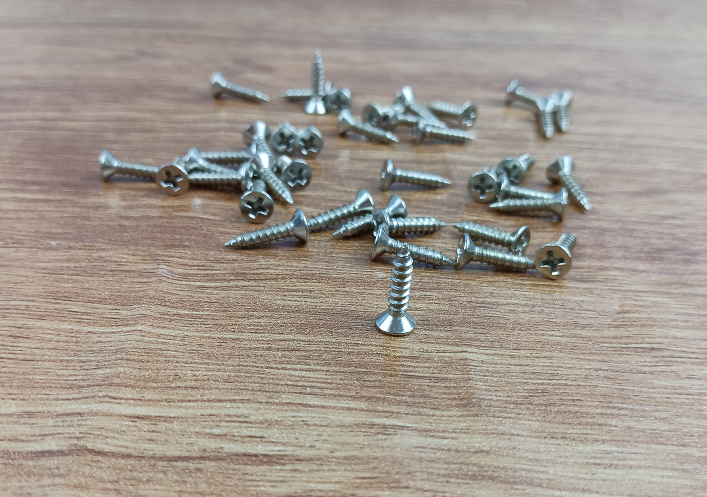 Yqimtion Screws of metal Stainless steel flat head self-tapping screws large thin head sub flat head pointed tail sunken cross