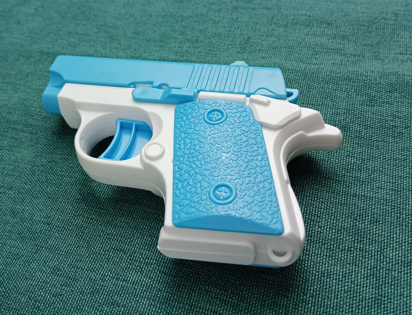 CONOAN Toy guns Children's toy gun gravity explosive mini blowback toy gun can not be fired to relieve stress artifacts